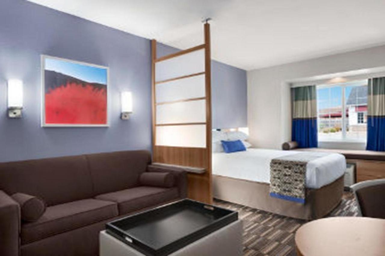 Microtel & By Wyndham 3*